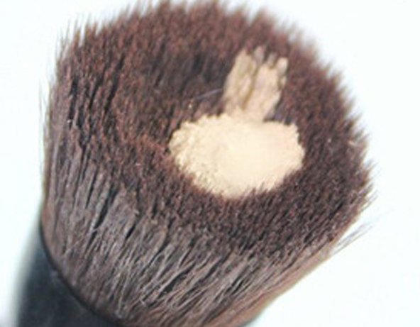 Ash Wood Contour Foundation Brush